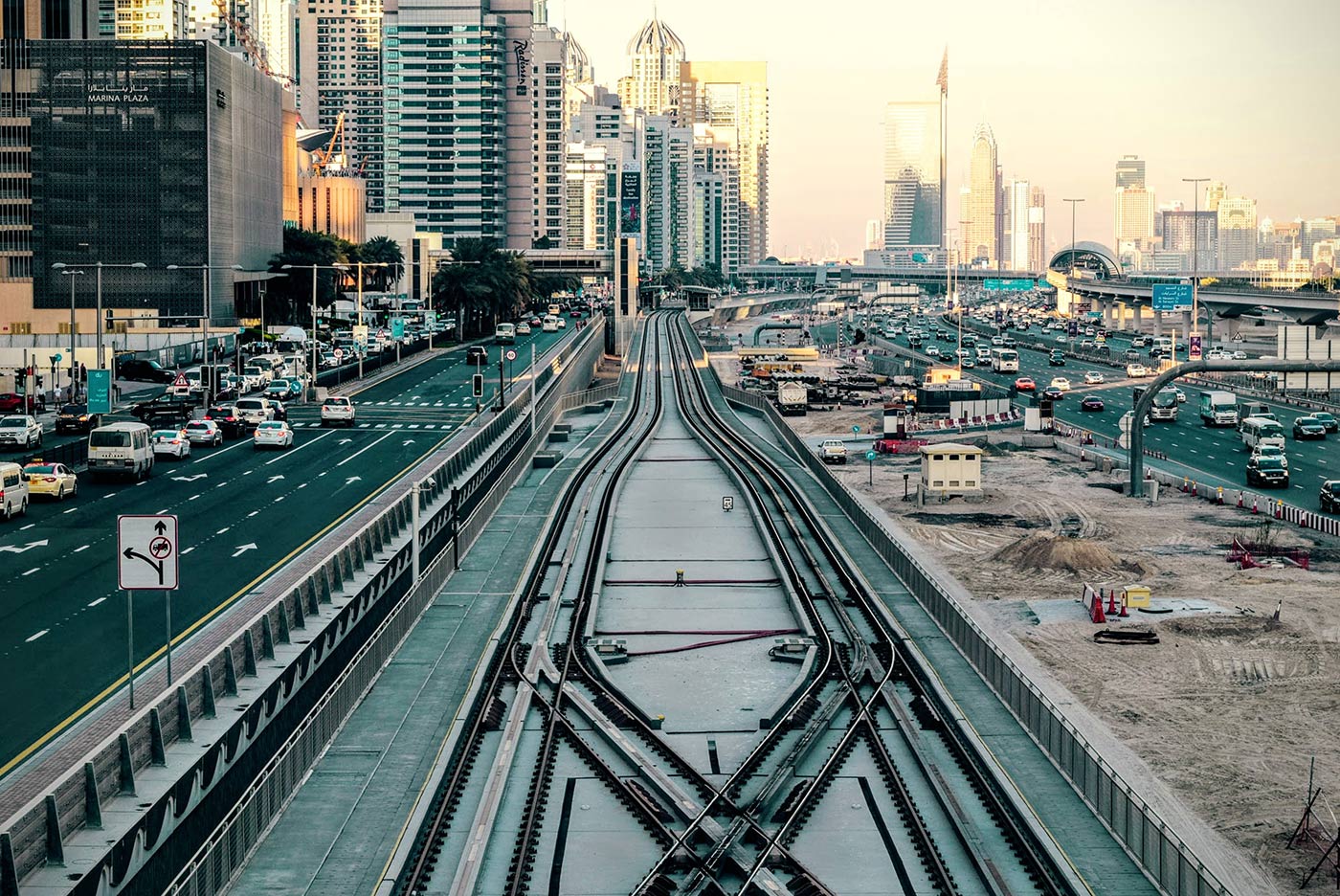 Tim Gouw 66176 Dubai Metro System